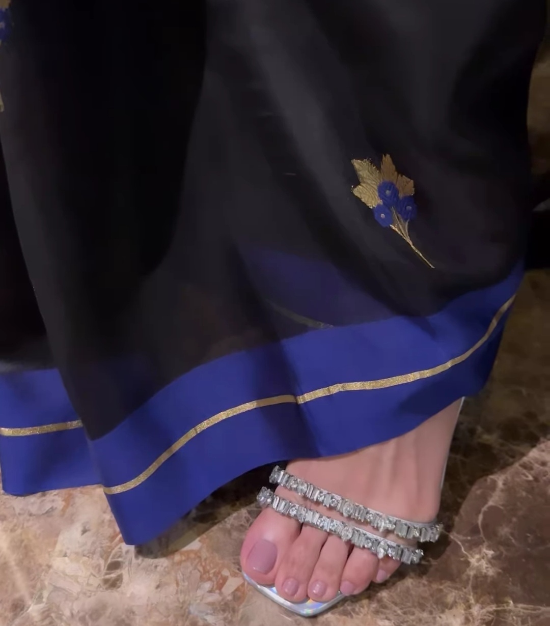 Mrunal Thakur Feet